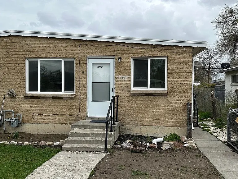 390 E Scott Ave — Photo 13