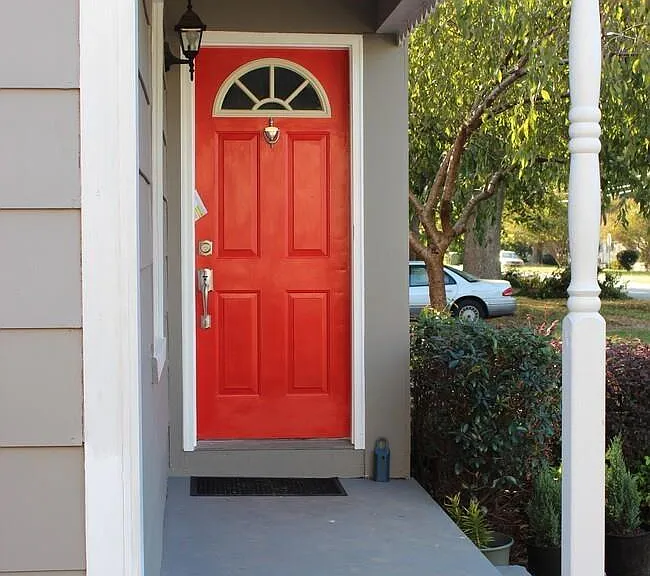 1114 Stevens Ave NE — Photo 1