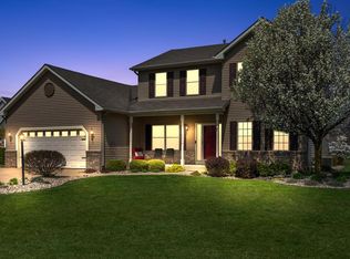 8236 Doe Glen Ct, Racine, WI 53406