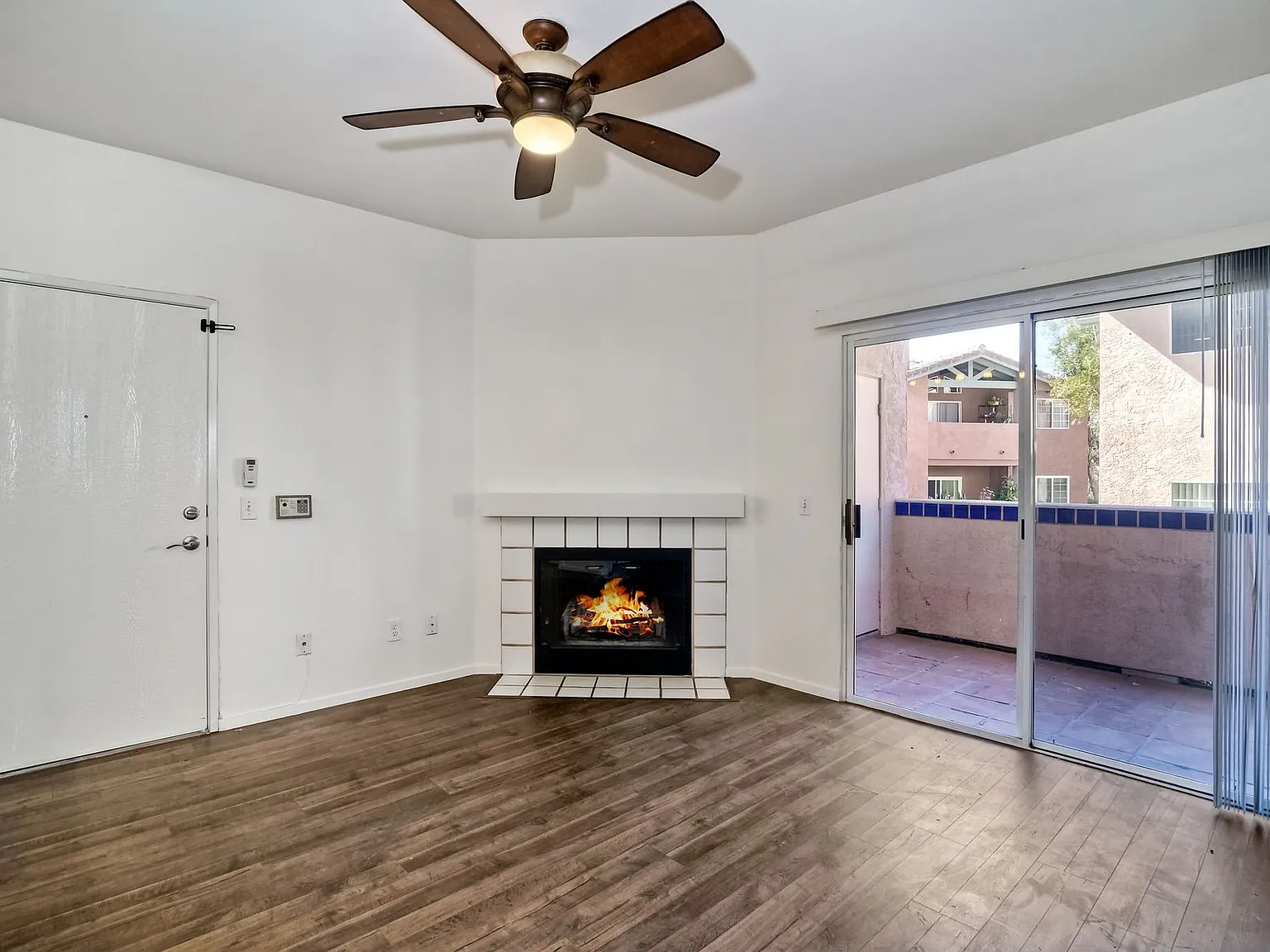 2 bed, 899 sqft, $2,650 — Photo 4