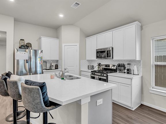 5th image of 2622 Prairie Star Ln