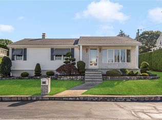 4 Golden Ave, Johnston, RI 02919