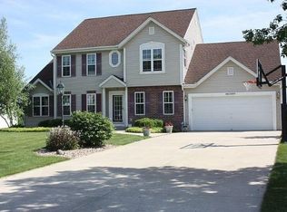 S96W12817 Walter Hagen Dr, Muskego, WI