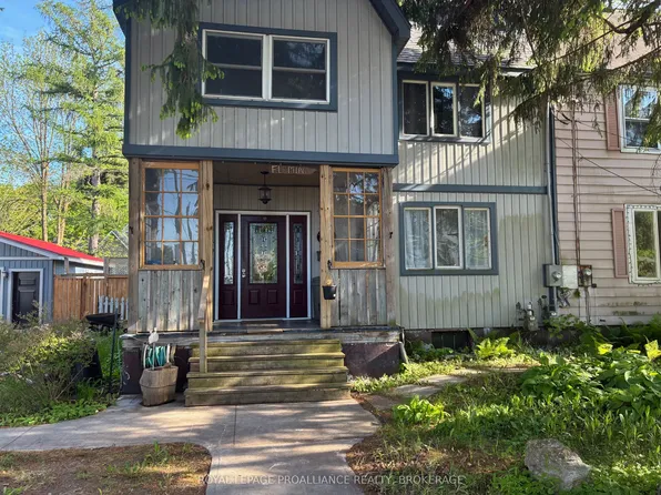 255 1st St, Gananoque, ON K7G 2J3