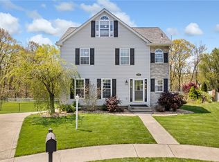408 Larchmont Ct, Coraopolis, PA