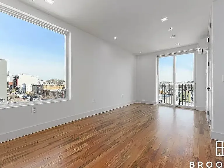 1010 Rogers Ave #4F — Photo 5