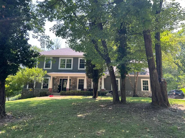 910 Golden Dr, Newark, OH 43055
