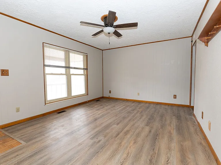 1410 Dillon Dr — Photo 8