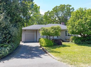 667 Jones Ter, Saanich, BC V8Z 2L6