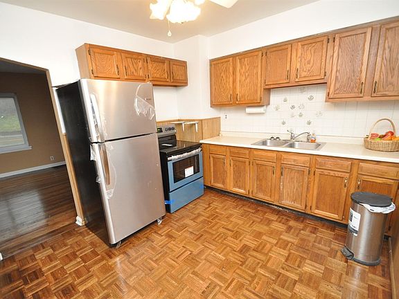 5th image of 414 E Benson St