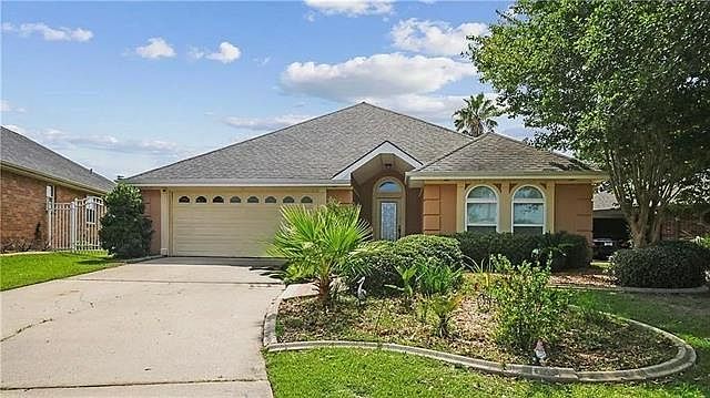 1st image of 213 Chimaera Ln