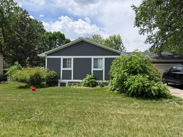 5201 Brighton Ln, Mounds View, MN 55112