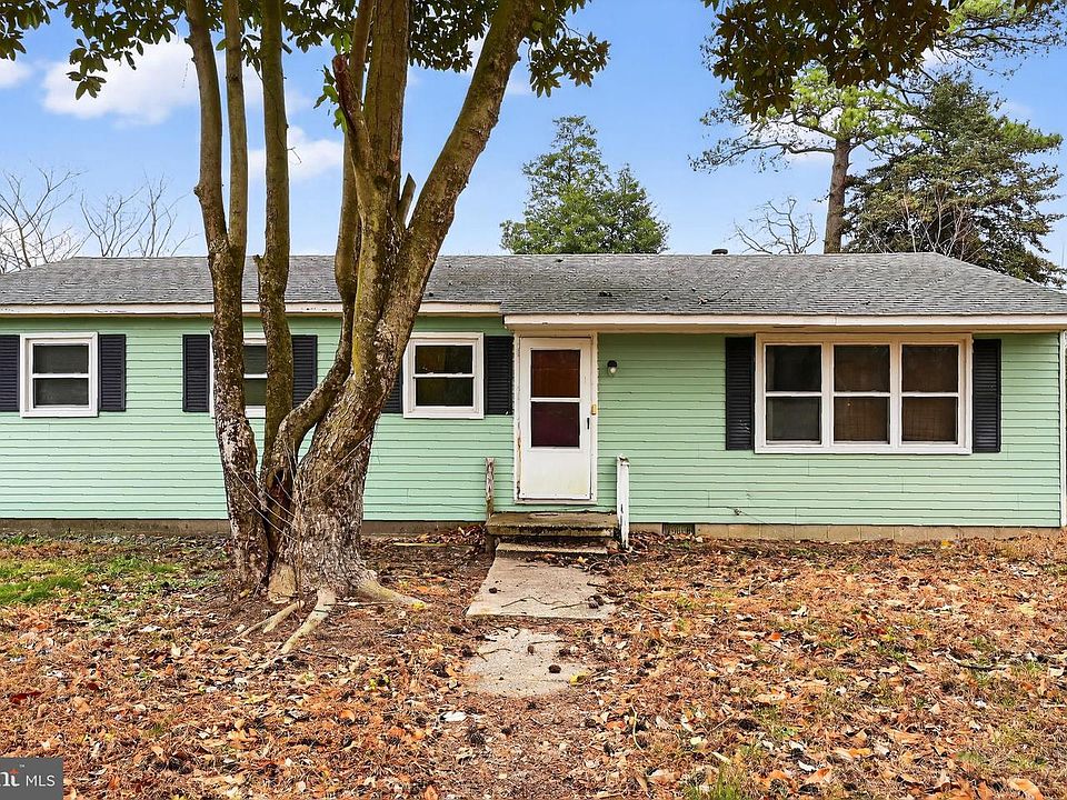 1st image of 24751 Nichols St