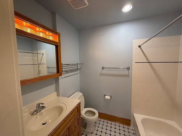 511 Simpson St #A — Photo 18