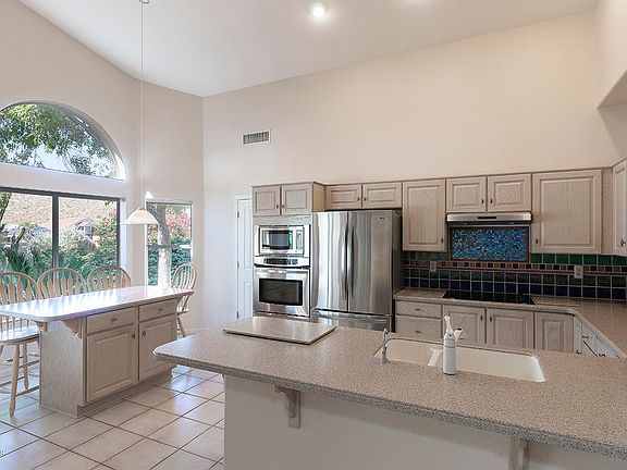 4th image of 5468 W Arrowhead Lakes Dr