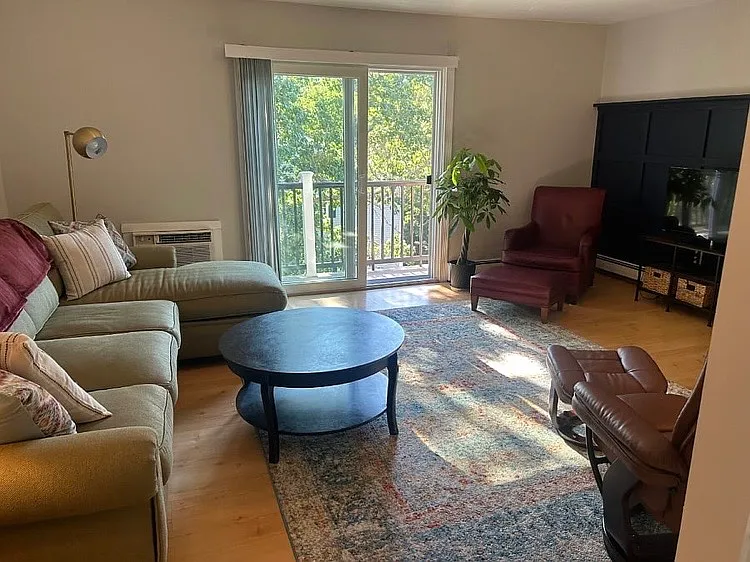 19 Chapel Hill Dr #9