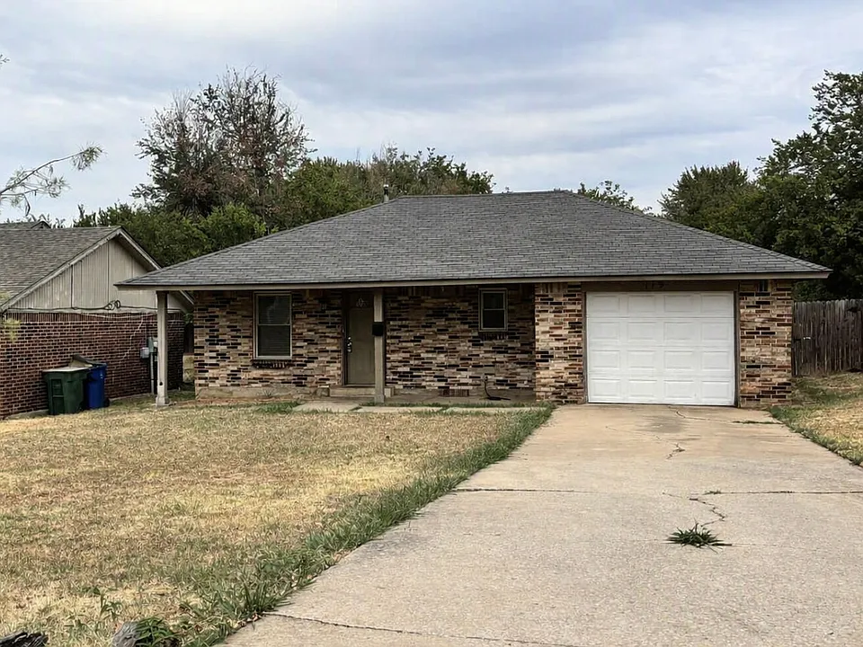 119 W Clegern Ave