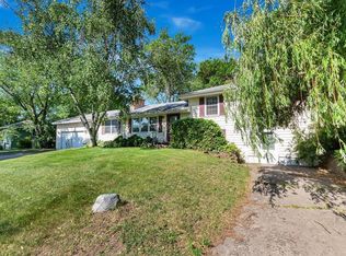 2302 Cedarwood Rdg, Minnetonka, MN 55305