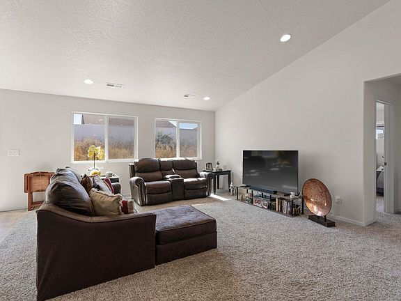 5th image of 13101 W Pacific Ave