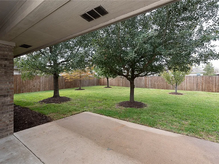 1207 Portsmouth Ct — Photo 27