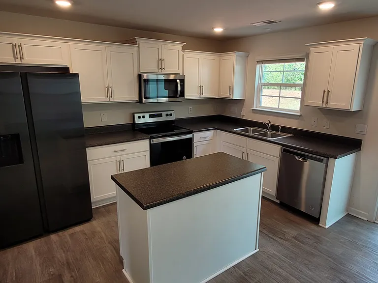 4712 Black Forest Dr — Photo 5