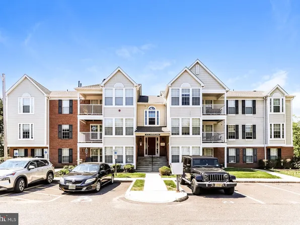 17 Kenwood Dr, Sicklerville, NJ 08081