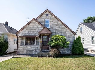 2925 Gillen St, Racine, WI 53403