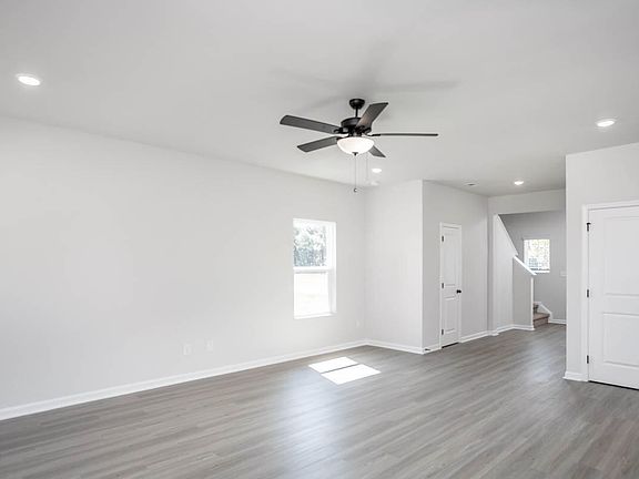4th image of 100 Serrano Way