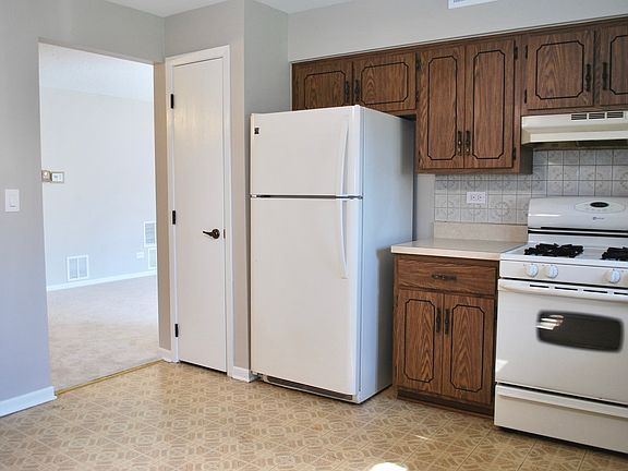 4th image of 8208 Anchor Dr APT 608