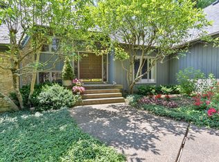 607 Woodlake Dr, Louisville, KY 40245