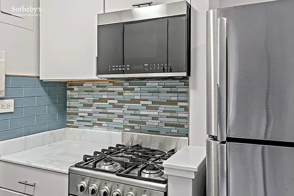 Sold by Sotheby's International Realty | media 6