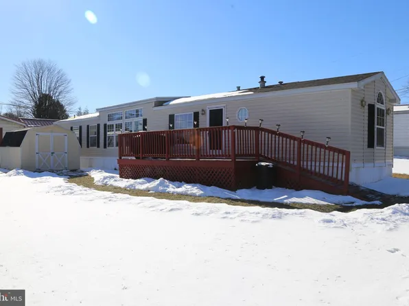 3 Hemlock Acres Ct, Manheim, PA 17545