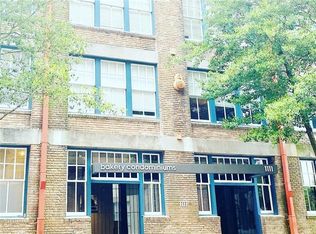 1111 S Peters St APT 202, New Orleans, LA 70130