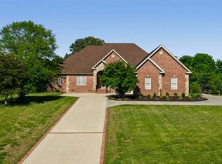 1000 Edgewater Ln, Bowling Green, KY 42104