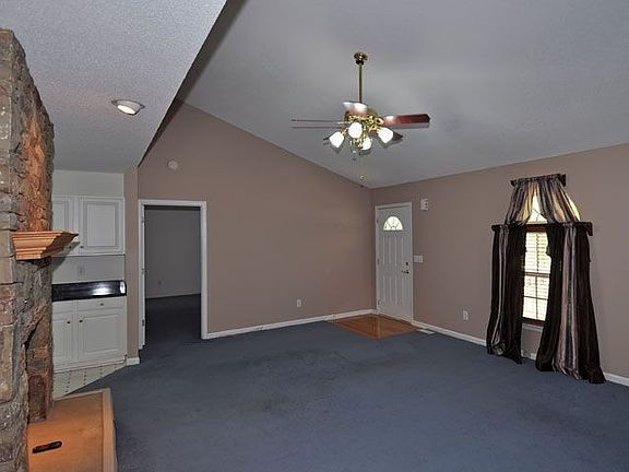3rd image of 115 Woodland Ln