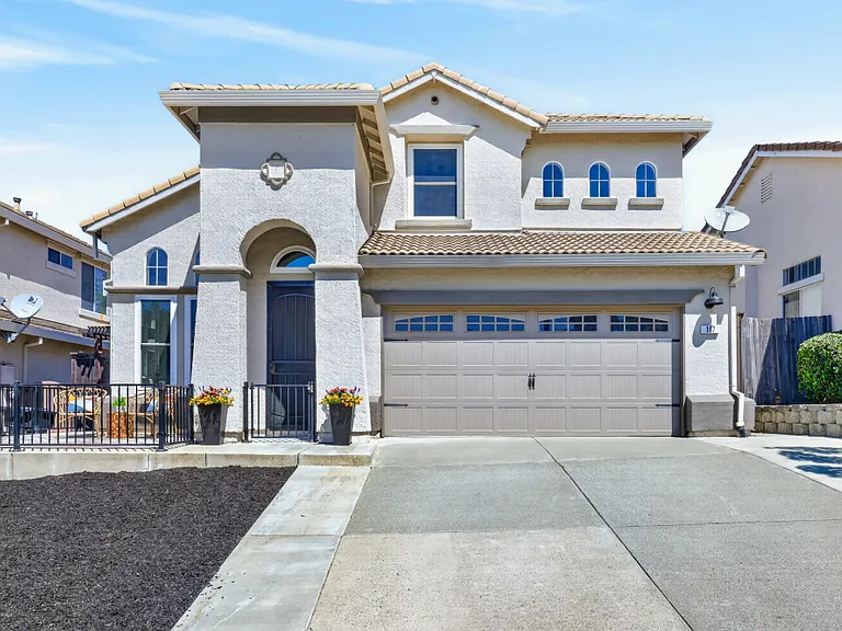 107 Lembi Dr — Photo 1