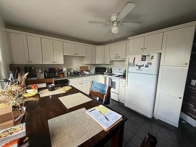 50 Vinal Ave #2 — Photo 4