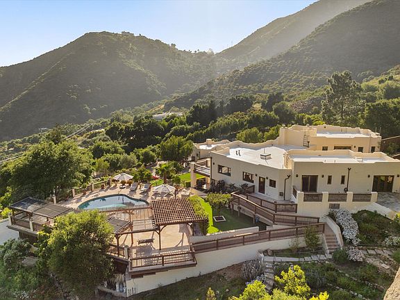 4th image of 1090 Toro Canyon Rd