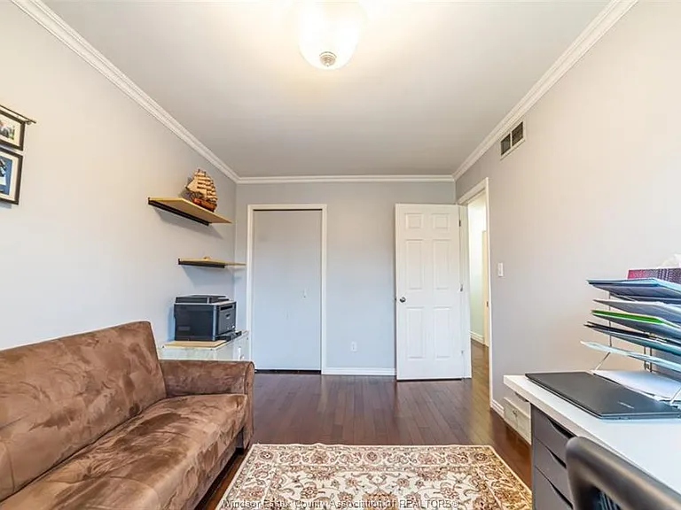 2595 California Ave — Photo 11