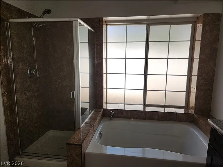 6556 Bradford Ln — Photo 32