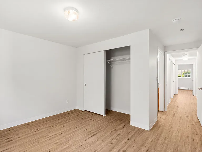 2 Bed 2 Bath - Standard - 982 SqFt 2 Bed 2 Bath - Standard - 982 SqFt
