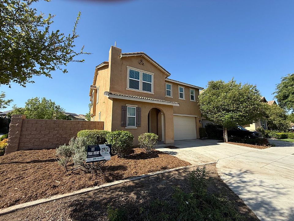 1st image of 3039 E Arbor Ln