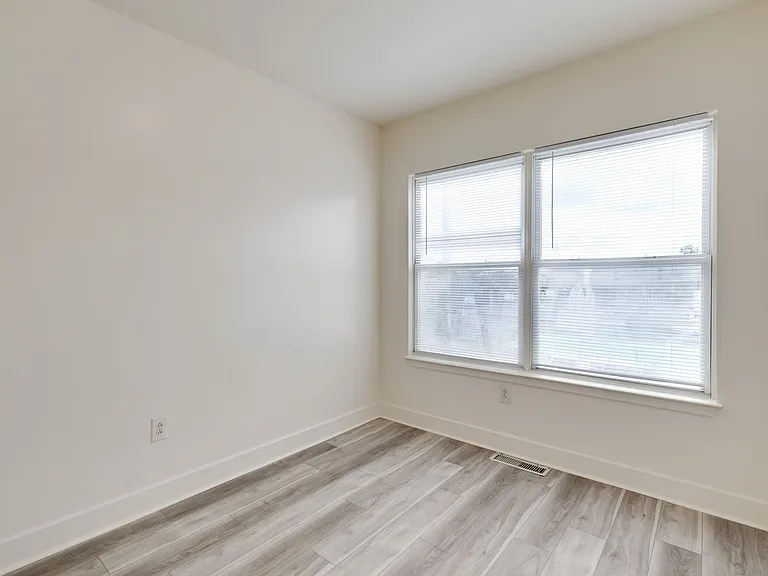 4007-4011 Aspen St — Photo 23
