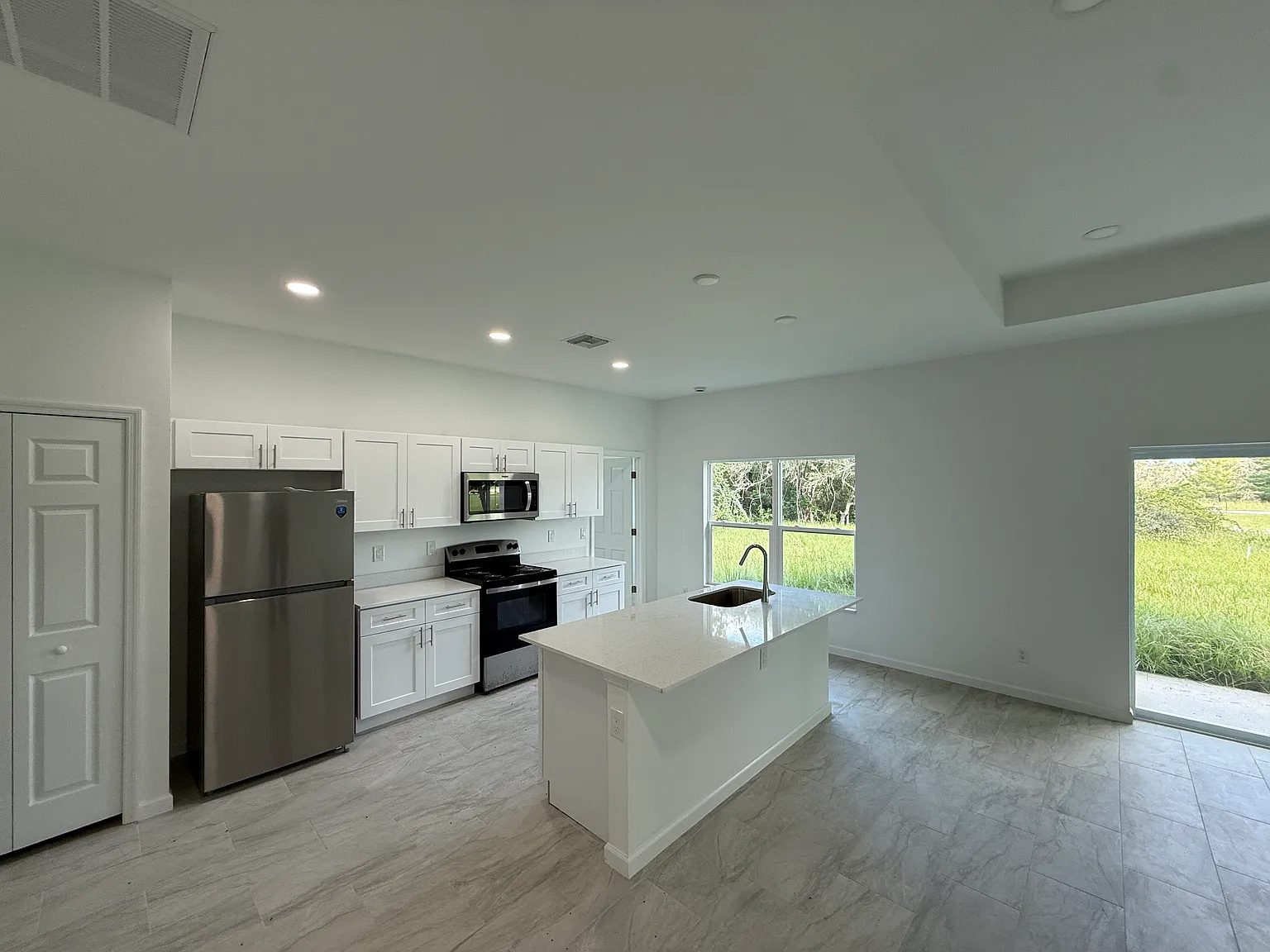 3 bed, 1600 sqft, $1,850 — Photo 4