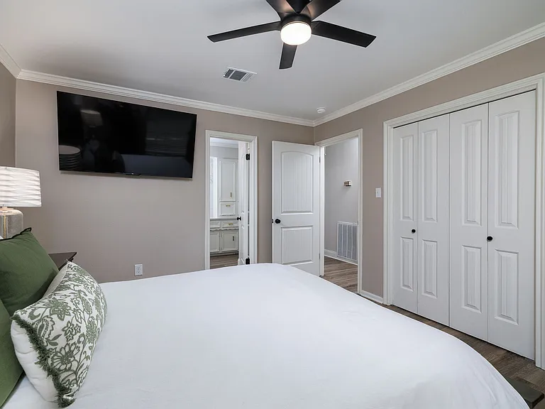 25607 Oakhurst Dr — Photo 10