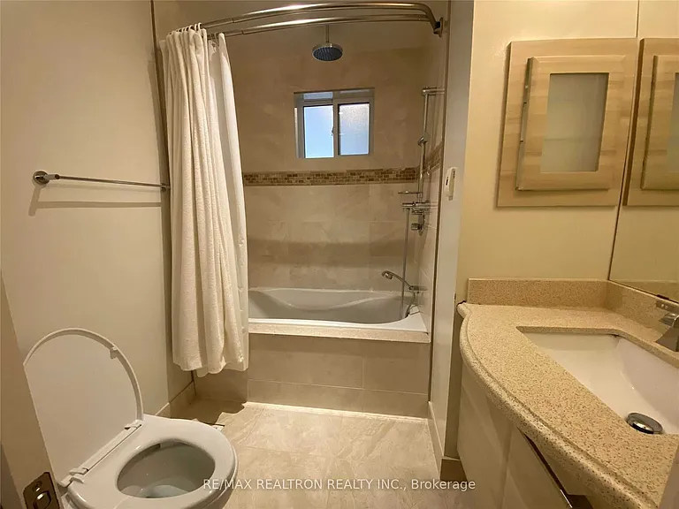 38 Bayberry Cres — Photo 18