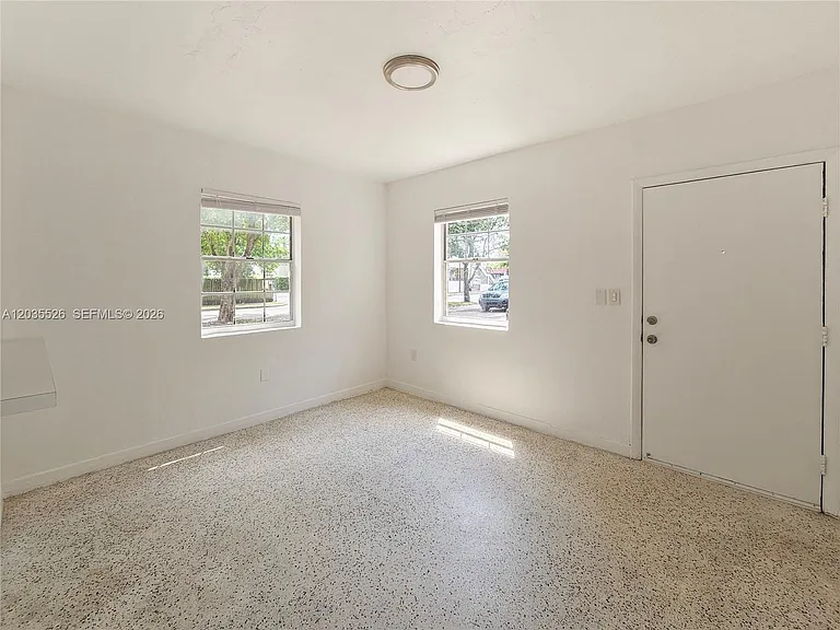6601 SW 10th St #2 — Photo 2