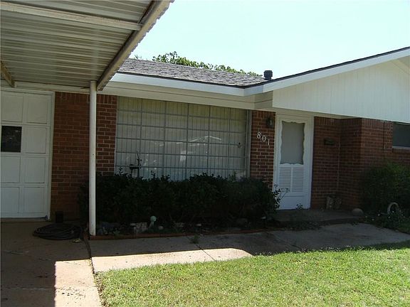 2nd image of 801 Beechwood Ln