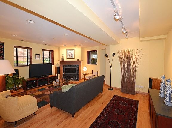 2nd image of 843 W Gunnison St #Bw