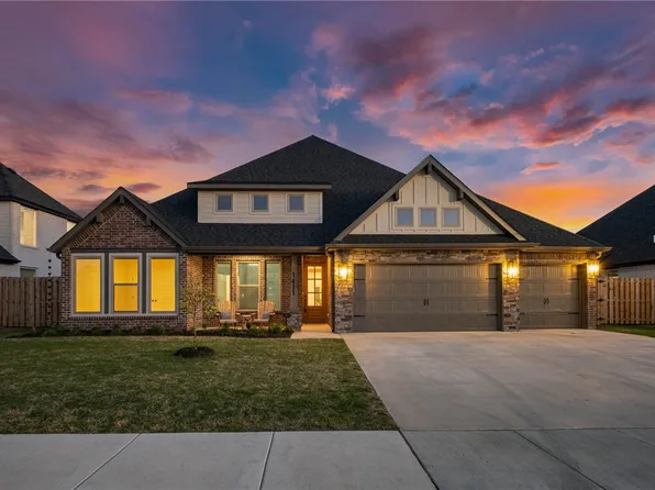 1411 Tiffany St, Centerton, AR 72719